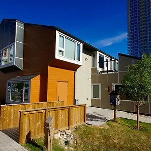 Hostel Hi Centre -, YYC